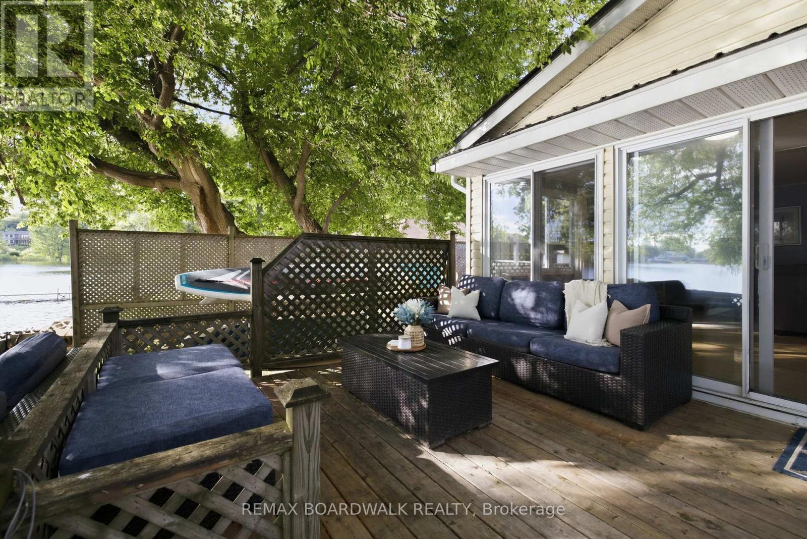 130 BAY LANE - 33