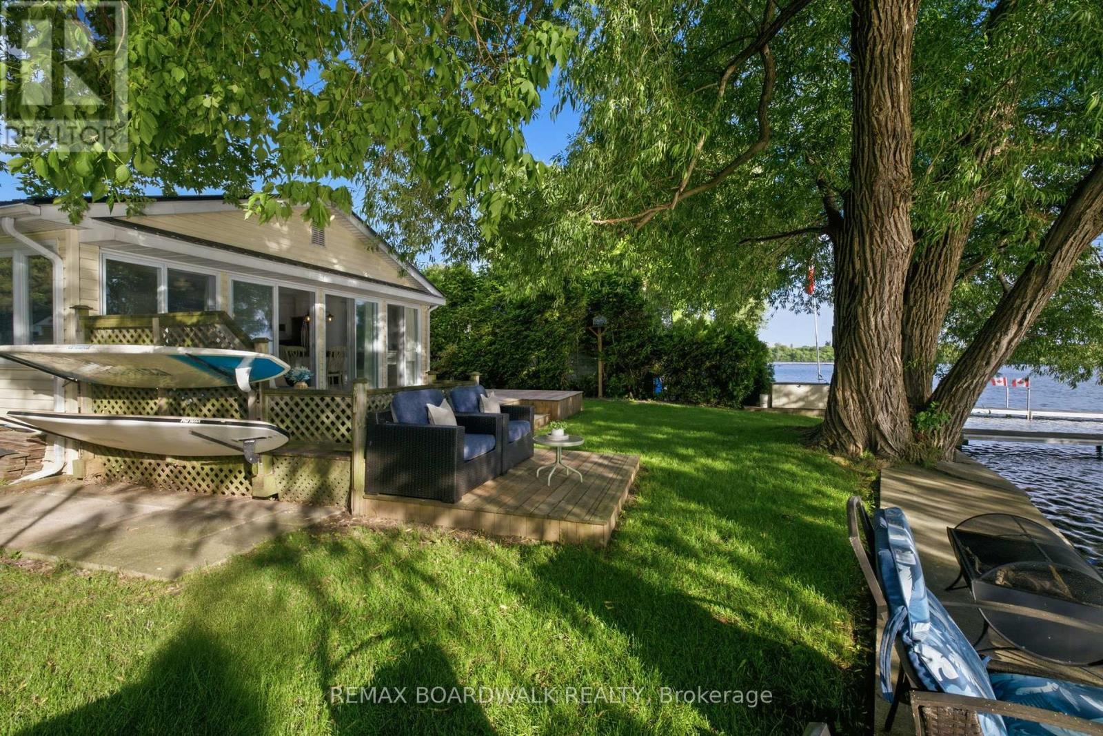 130 BAY LANE - 36