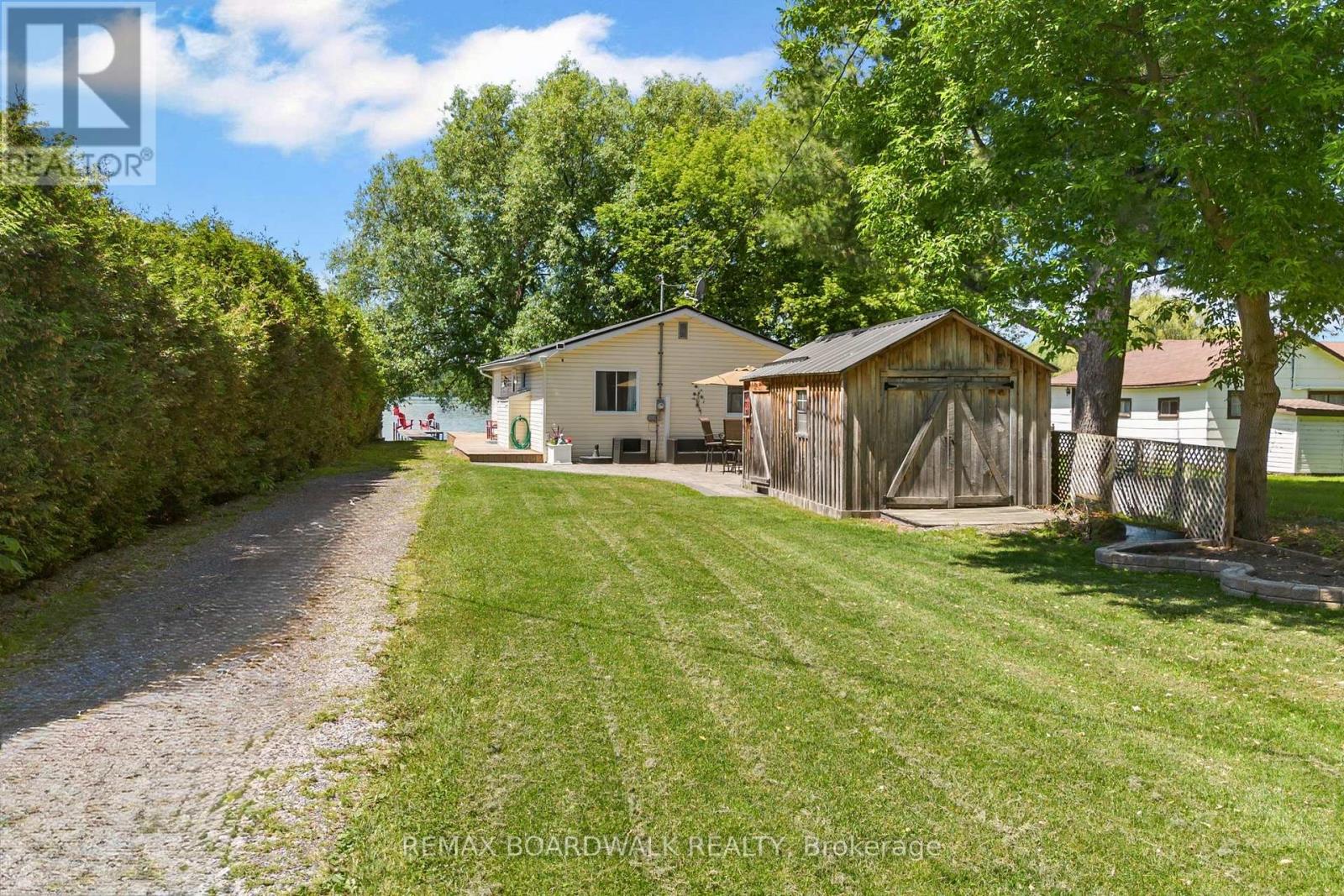 130 BAY LANE - 38