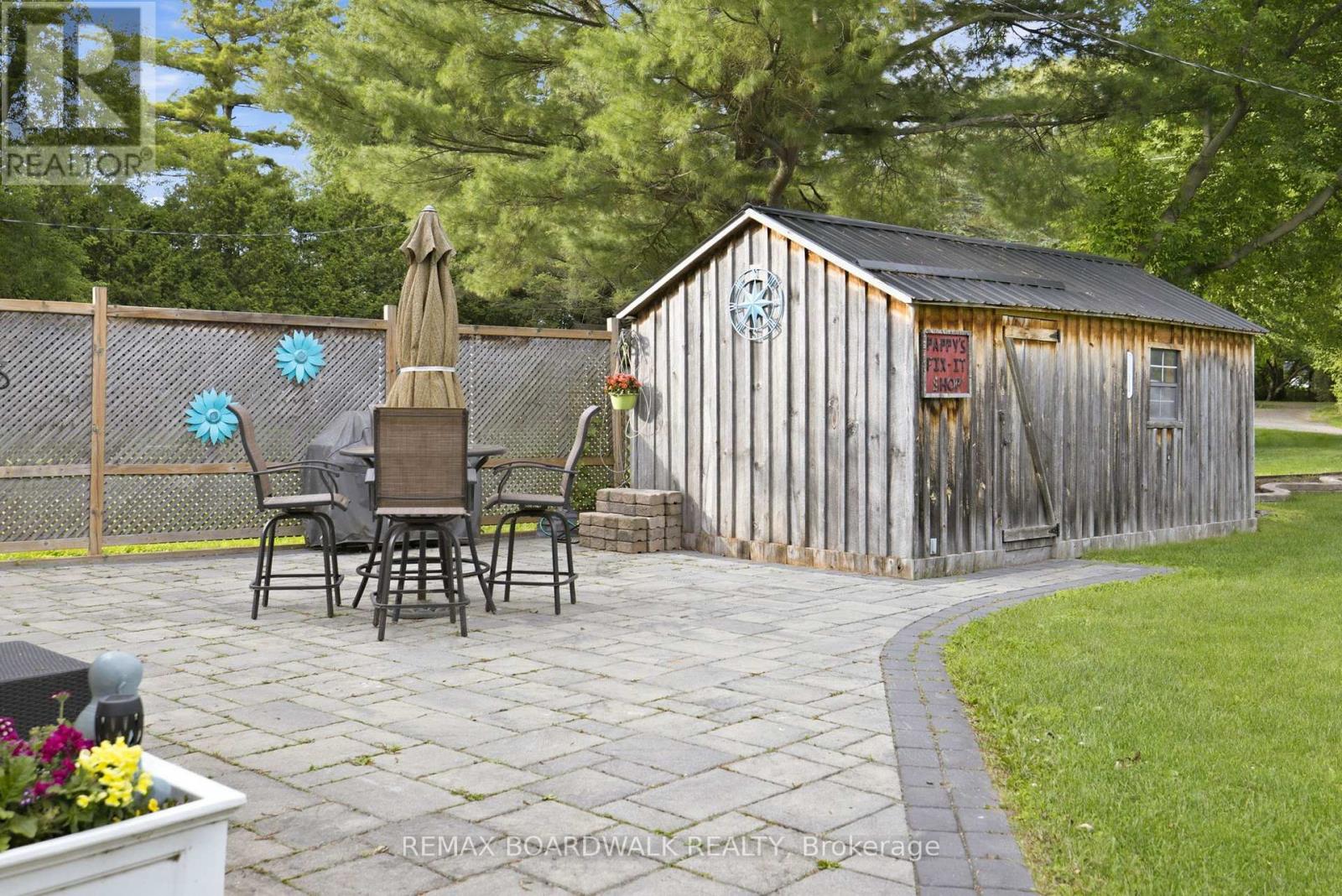 130 BAY LANE - 39