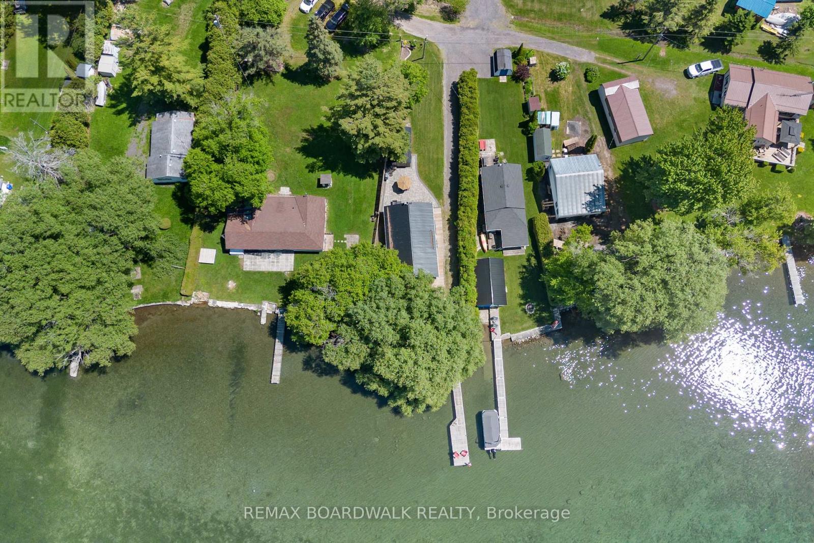 130 BAY LANE - 44