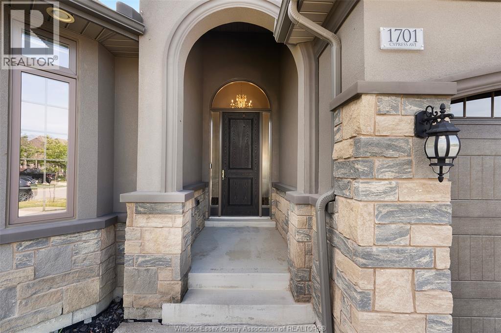 1701 CYPRESS - 4