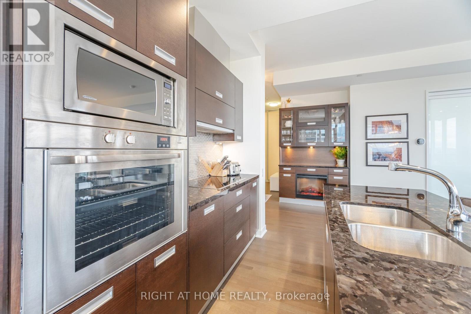 #3005 88 PARK LAWN ROAD - 11