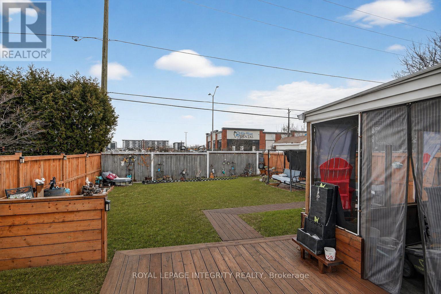 2092 LEGRAND CRESCENT - 43