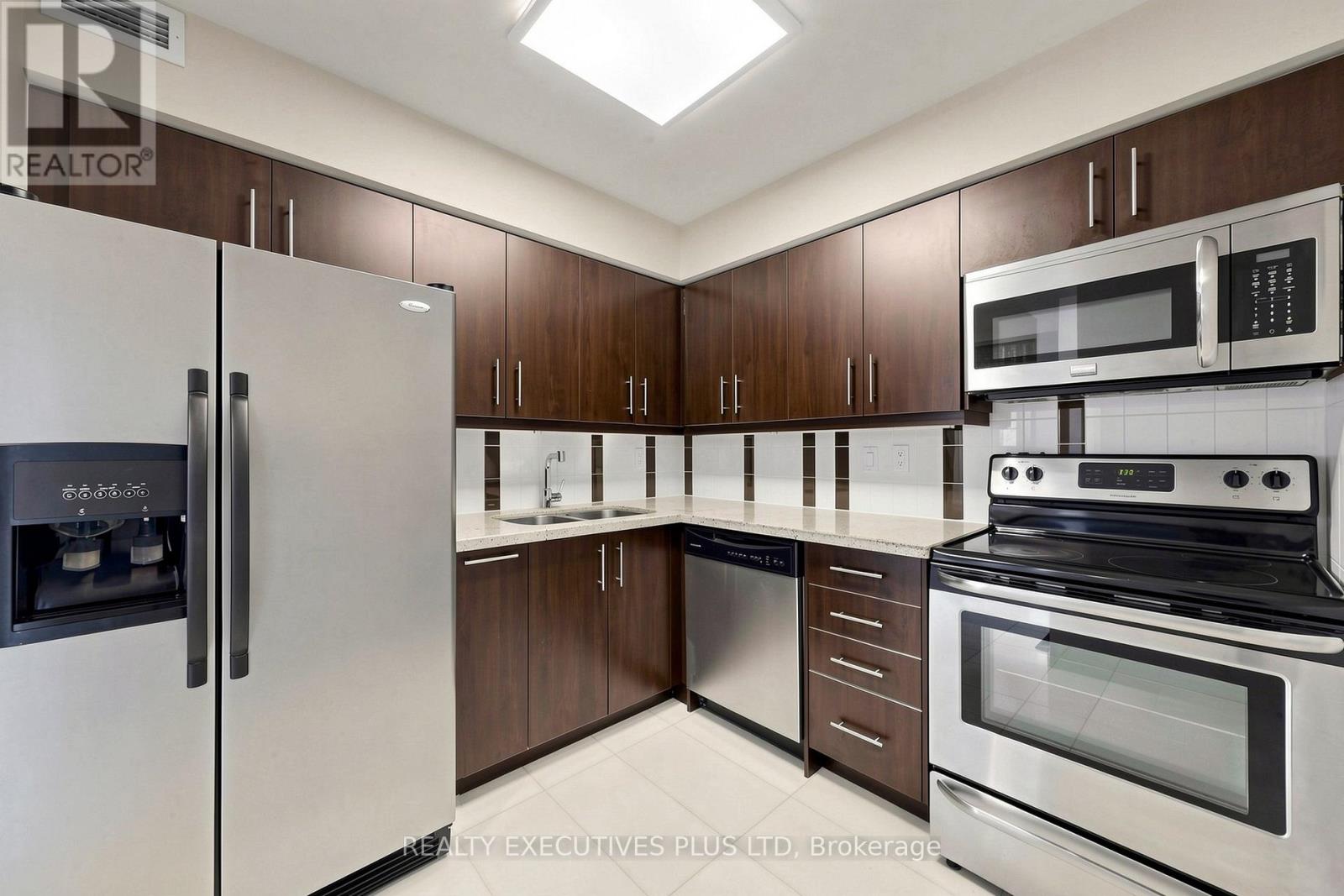 #604 18 HILLCREST AVENUE - 4