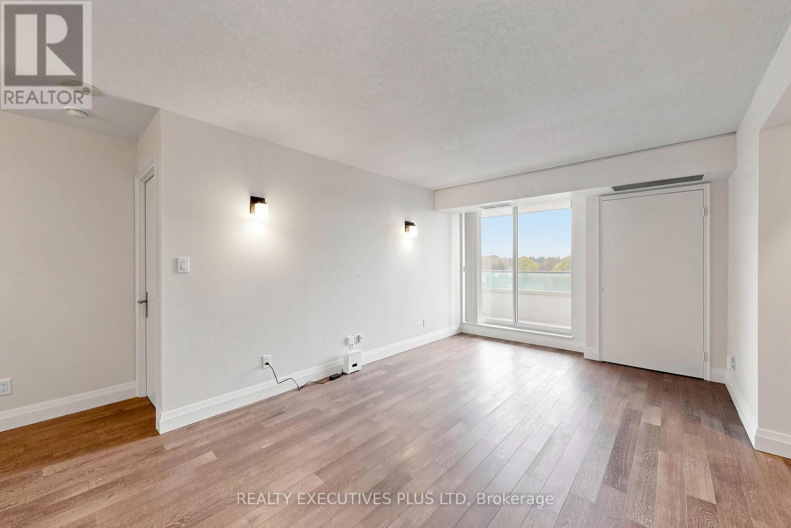 #604 18 HILLCREST AVENUE - 7