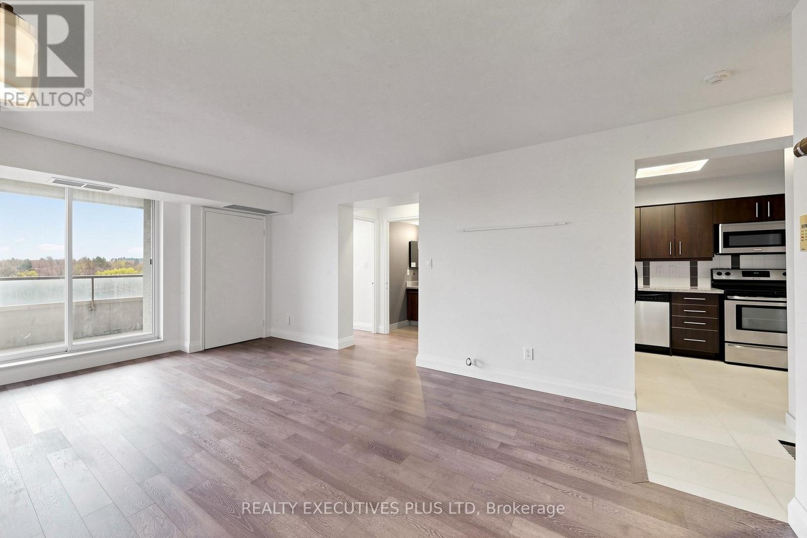 #604 18 HILLCREST AVENUE - 8