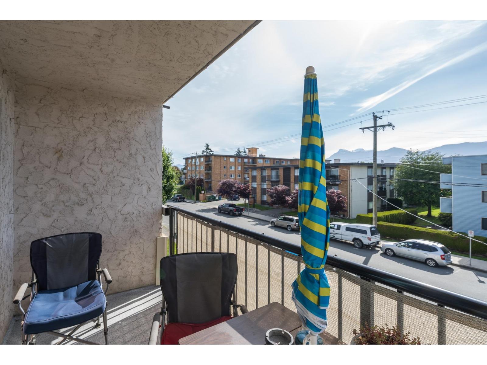 204 9477 COOK STREET, Chilliwack Proper West, Chilliwack