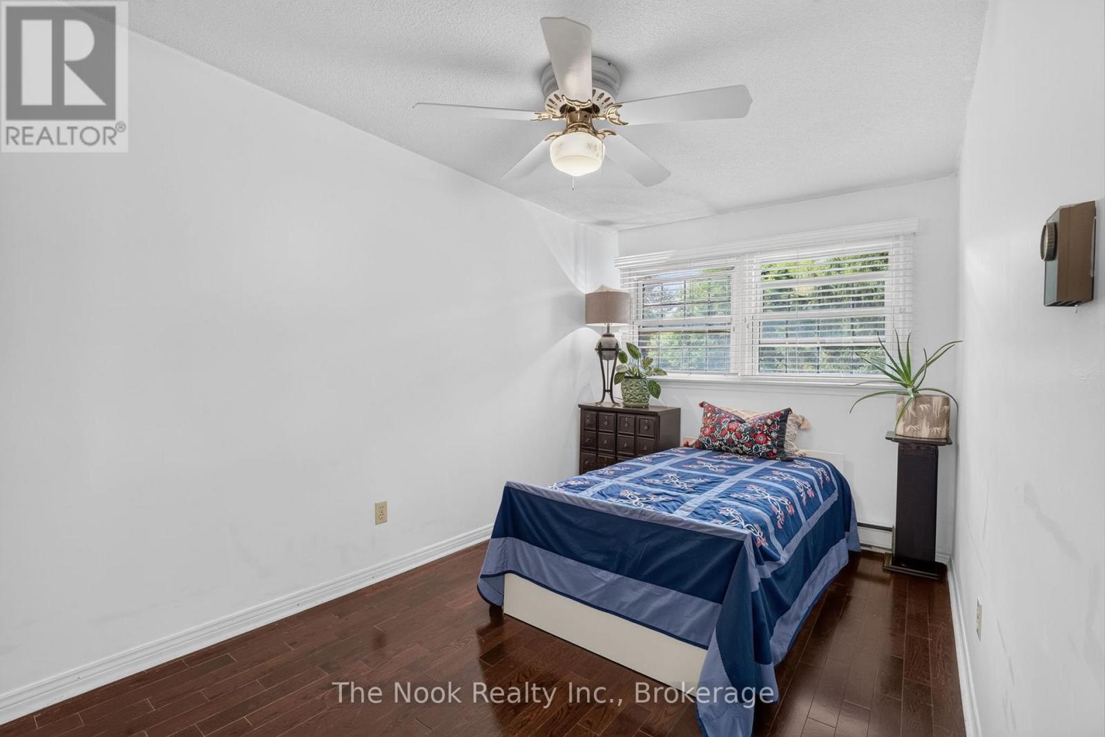 #12 91 LIVINGSTON AVENUE - 35
