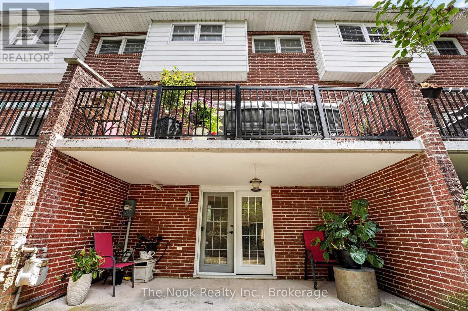 #12 91 LIVINGSTON AVENUE - 36