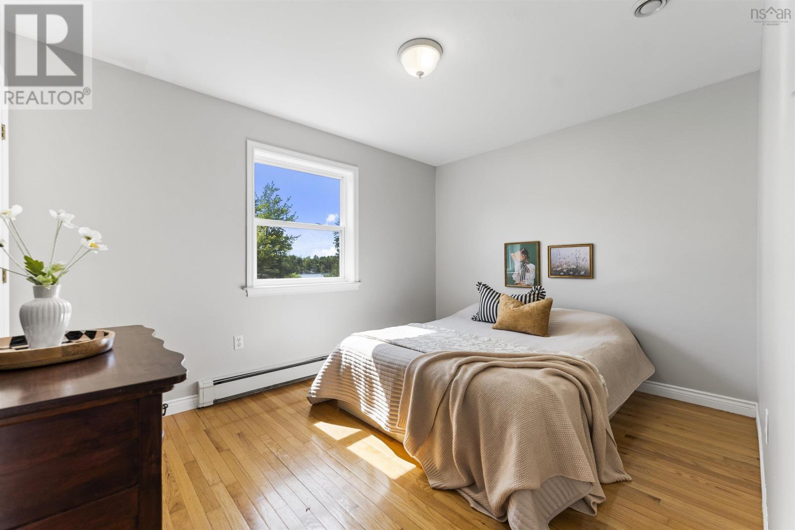 111 St George Boulevard - 36
