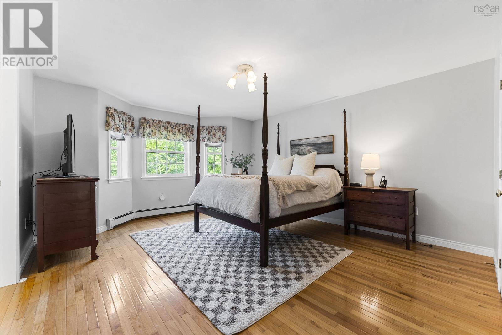 111 St George Boulevard - 30