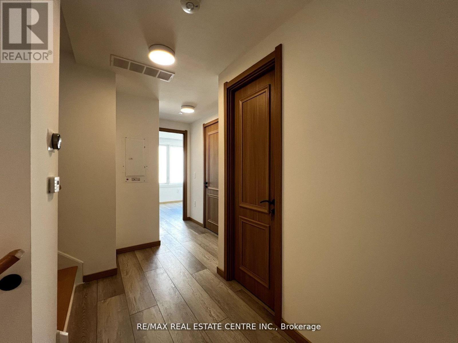 #307 3425 SHEPPARD AVENUE E - 11
