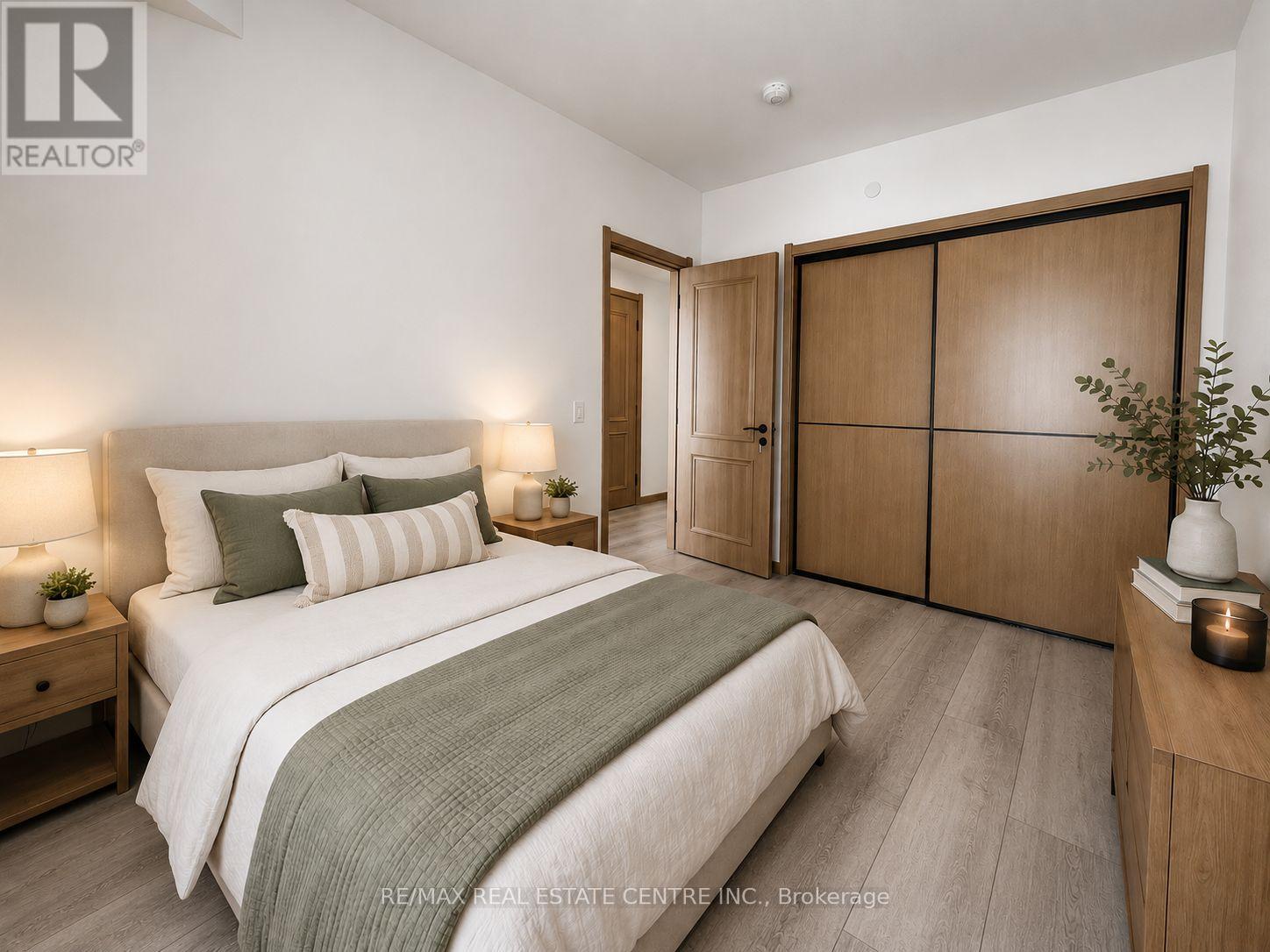 #307 3425 SHEPPARD AVENUE E - 16