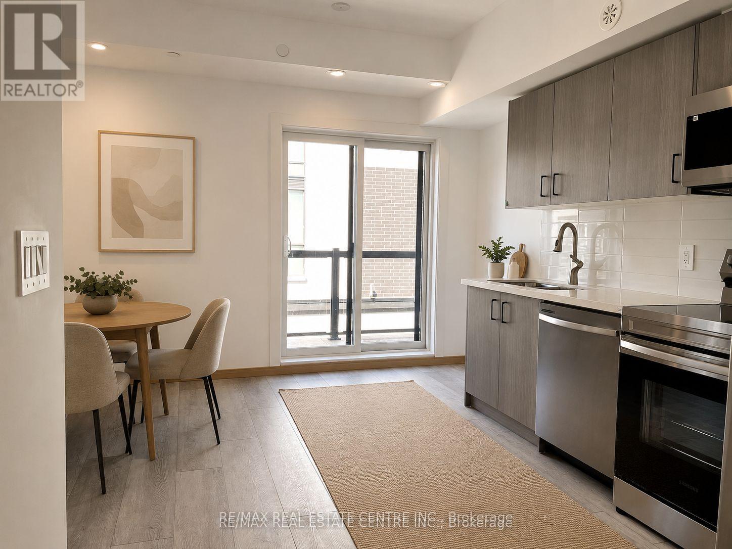 #307 3425 SHEPPARD AVENUE E - 3