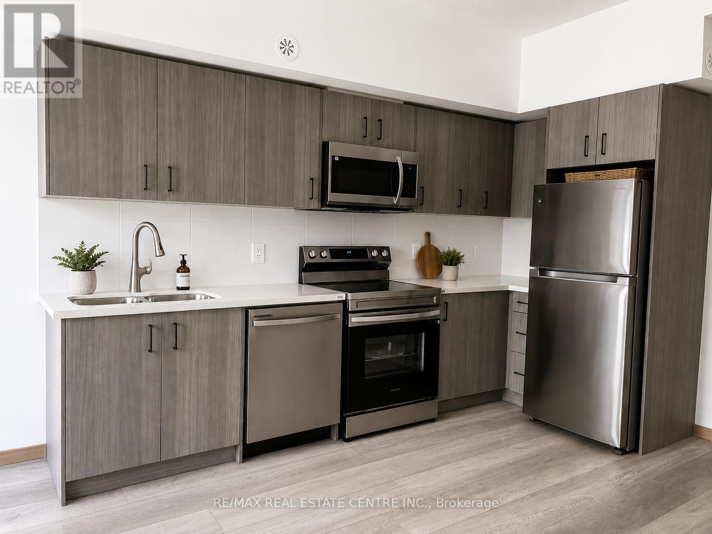 #307 3425 SHEPPARD AVENUE E - 4