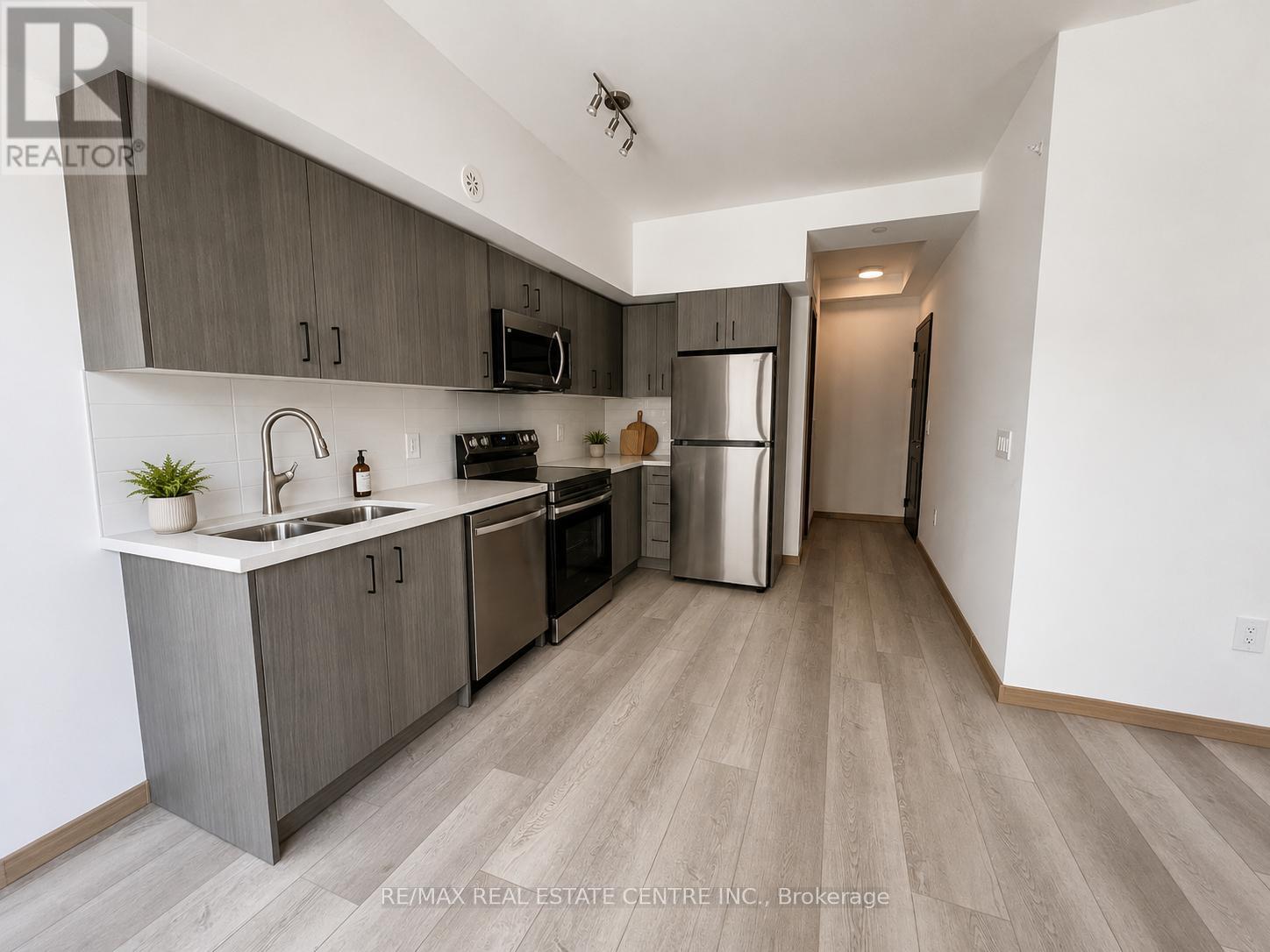 #307 3425 SHEPPARD AVENUE E - 5