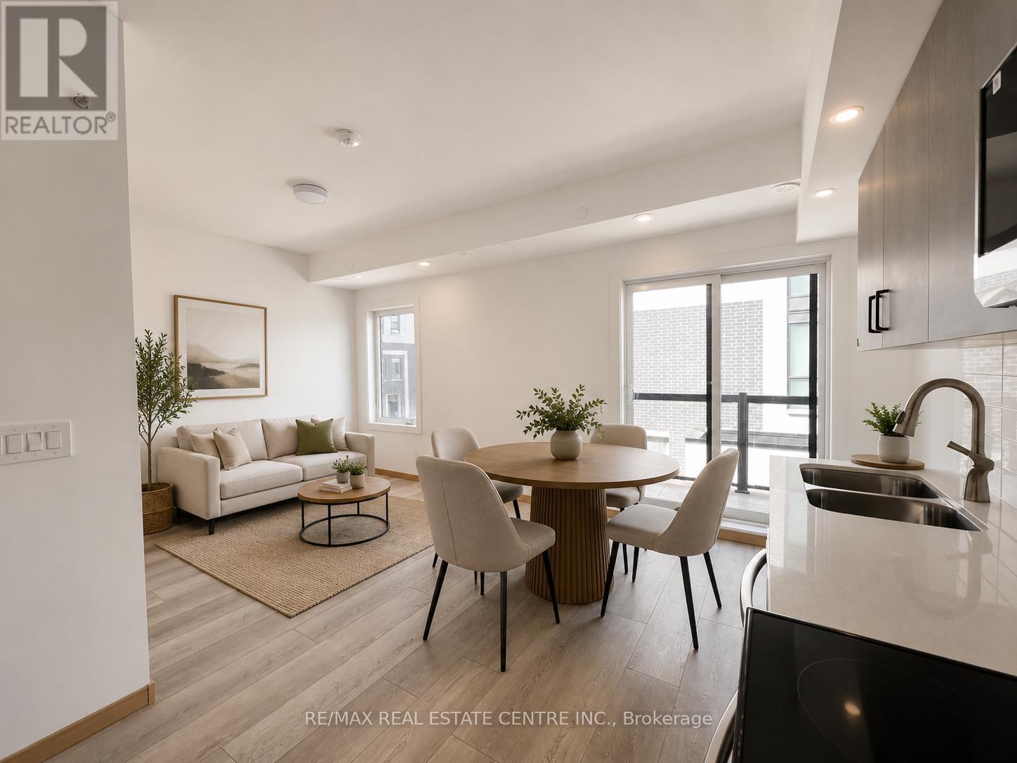 #307 3425 SHEPPARD AVENUE E - 6