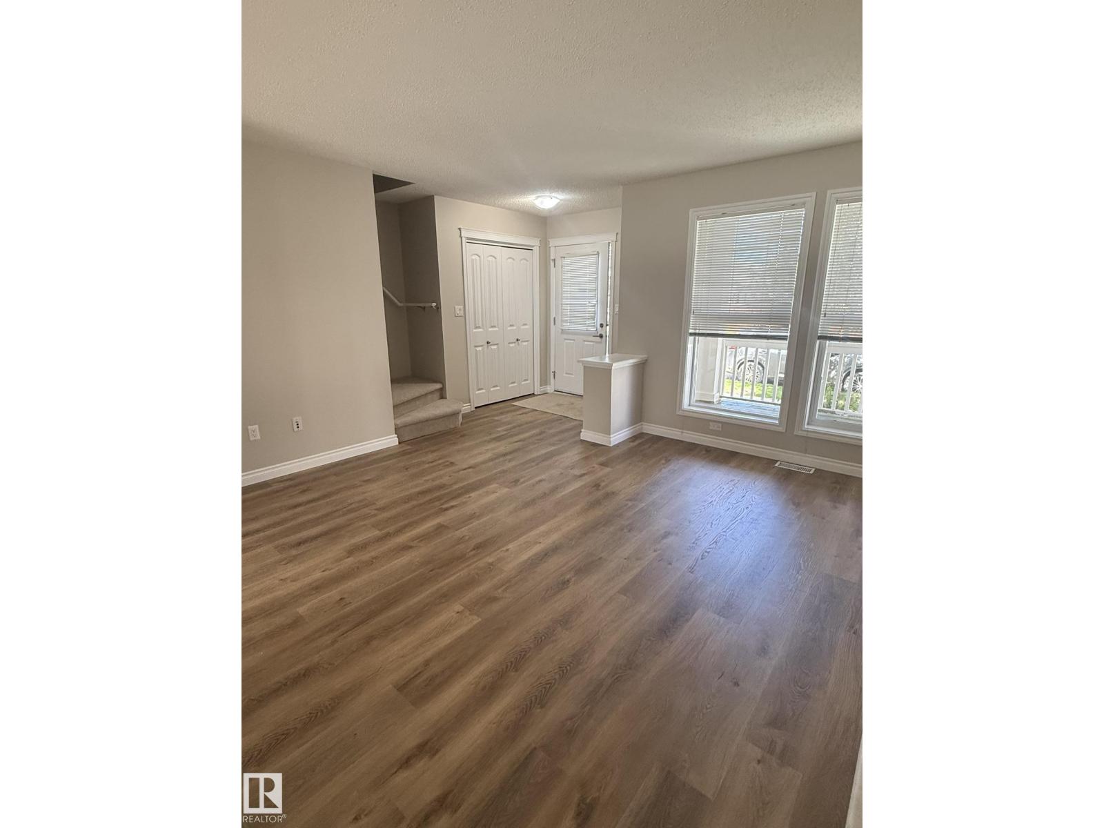 8305 Ellis Cr NW NW photo 5 — MLS® E4497426