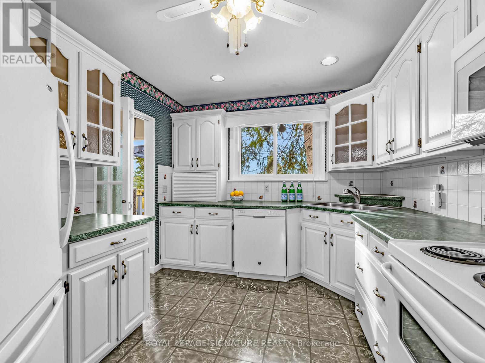 145 DRAKEFIELD ROAD - 13