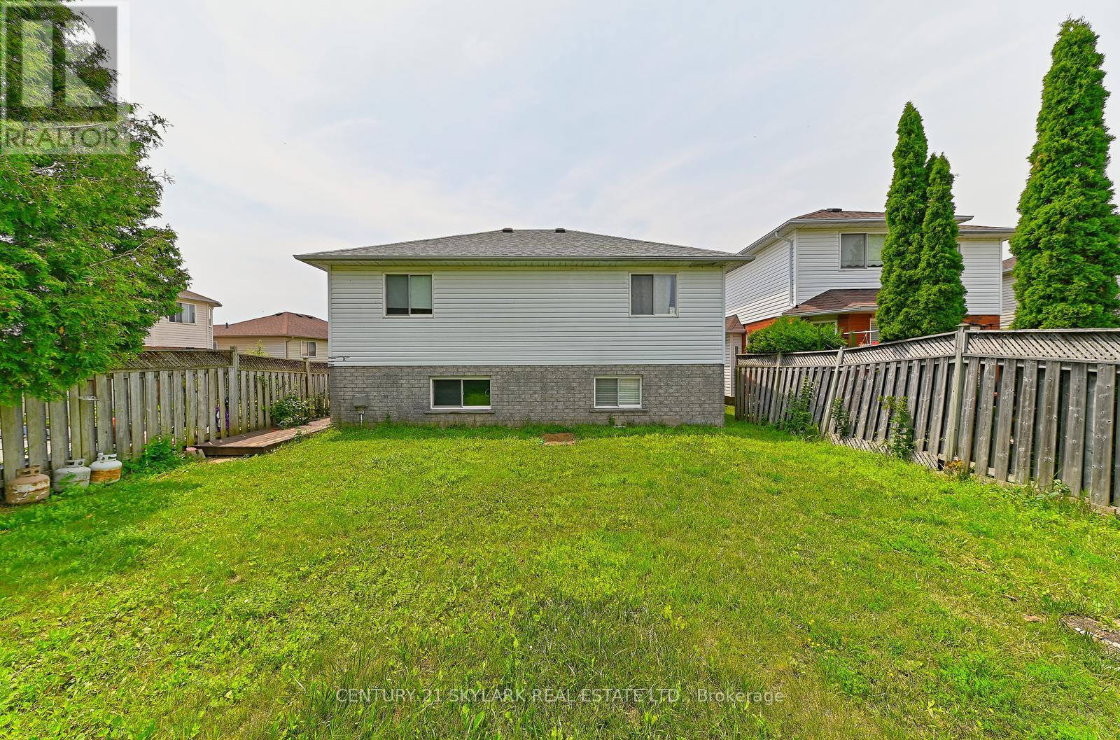 1922 DALHOUSIE CRESCENT - 38