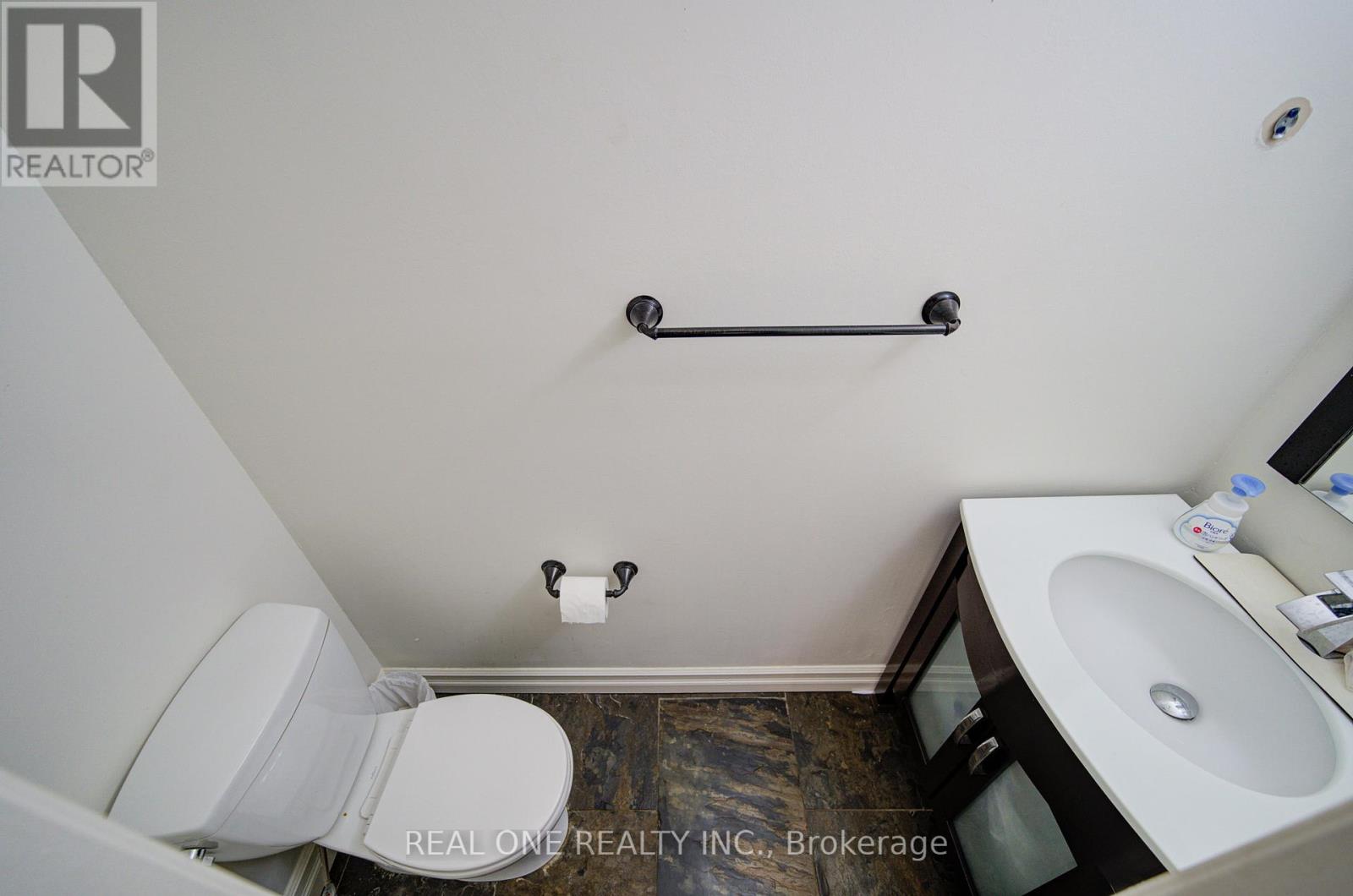 #30 1606 LANCASTER DRIVE - 24
