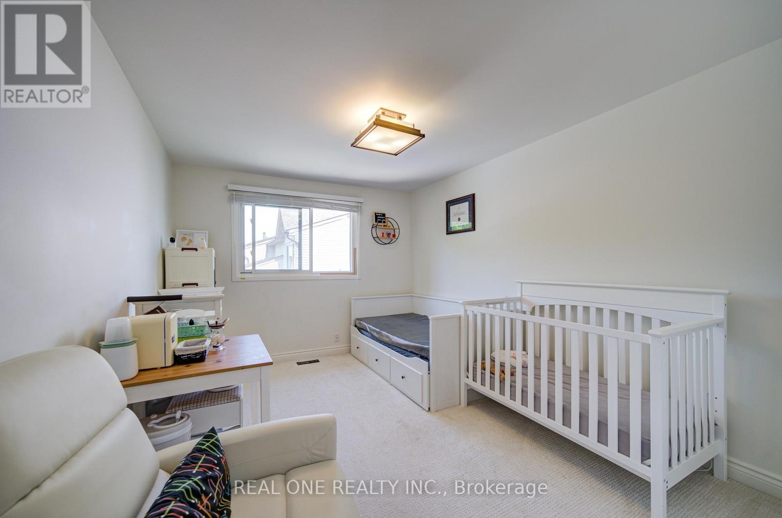 #30 1606 LANCASTER DRIVE - 31