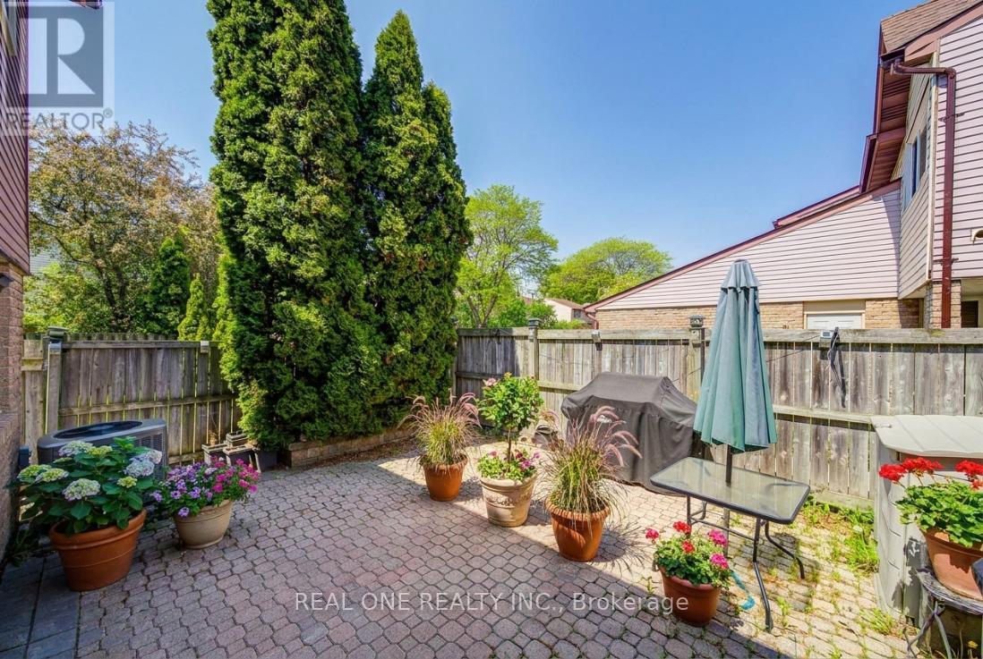 #30 1606 LANCASTER DRIVE - 39