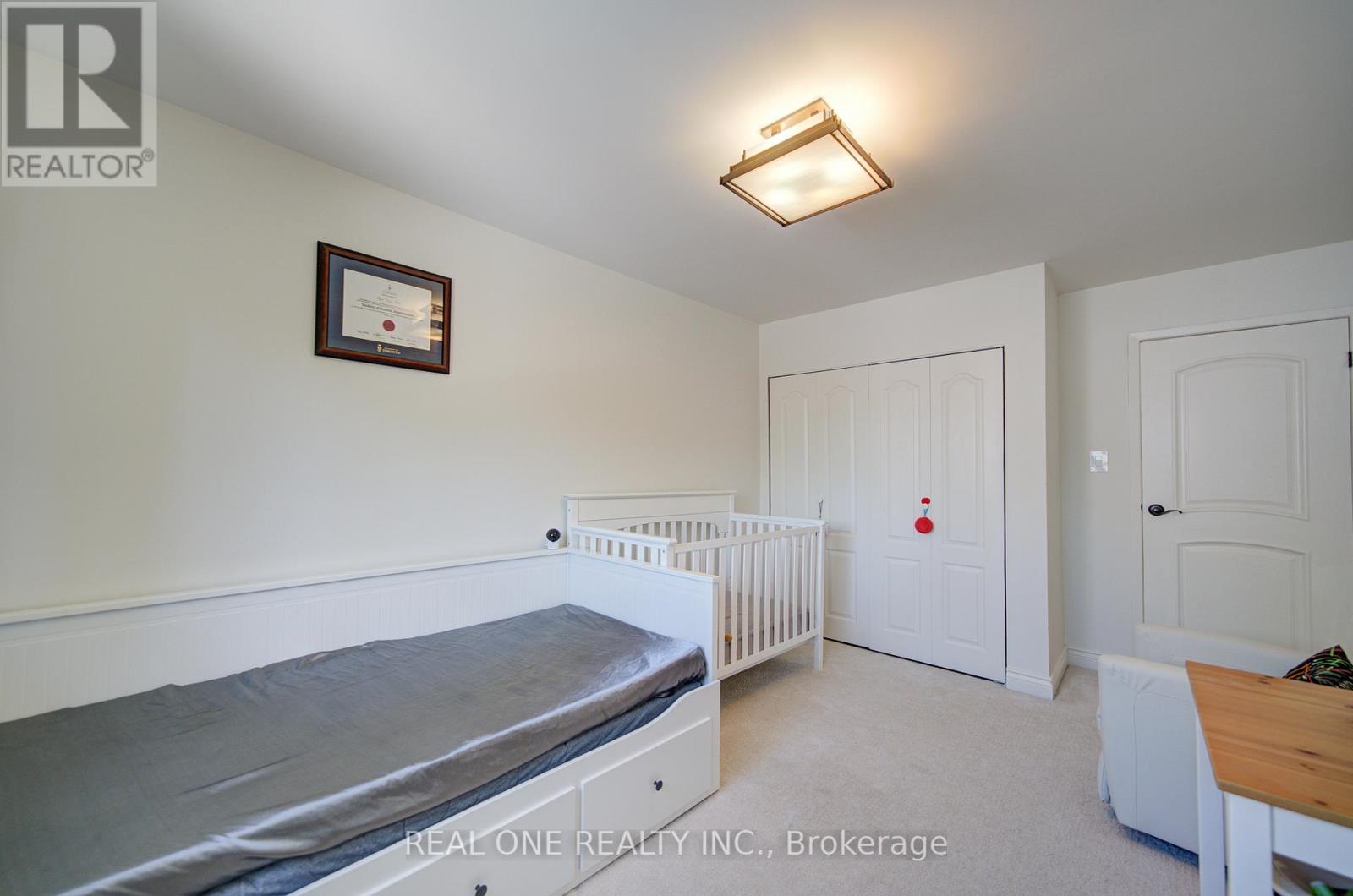 #30 1606 LANCASTER DRIVE - 33