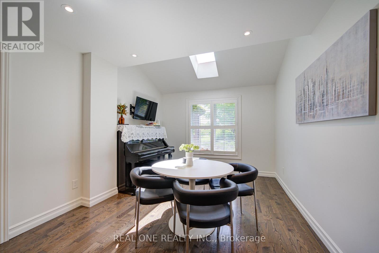 #30 1606 LANCASTER DRIVE - 7
