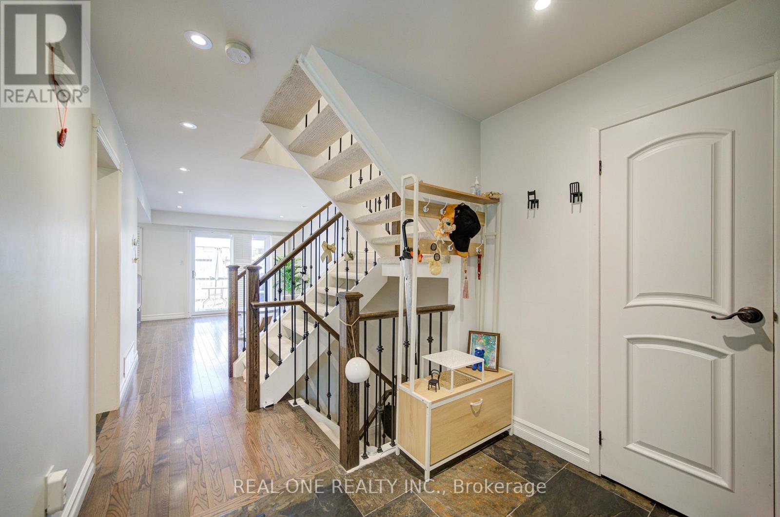 #30 1606 LANCASTER DRIVE - 2