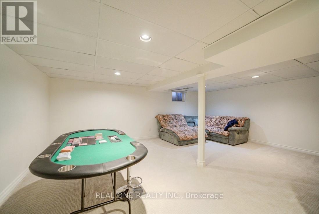 #30 1606 LANCASTER DRIVE - 38