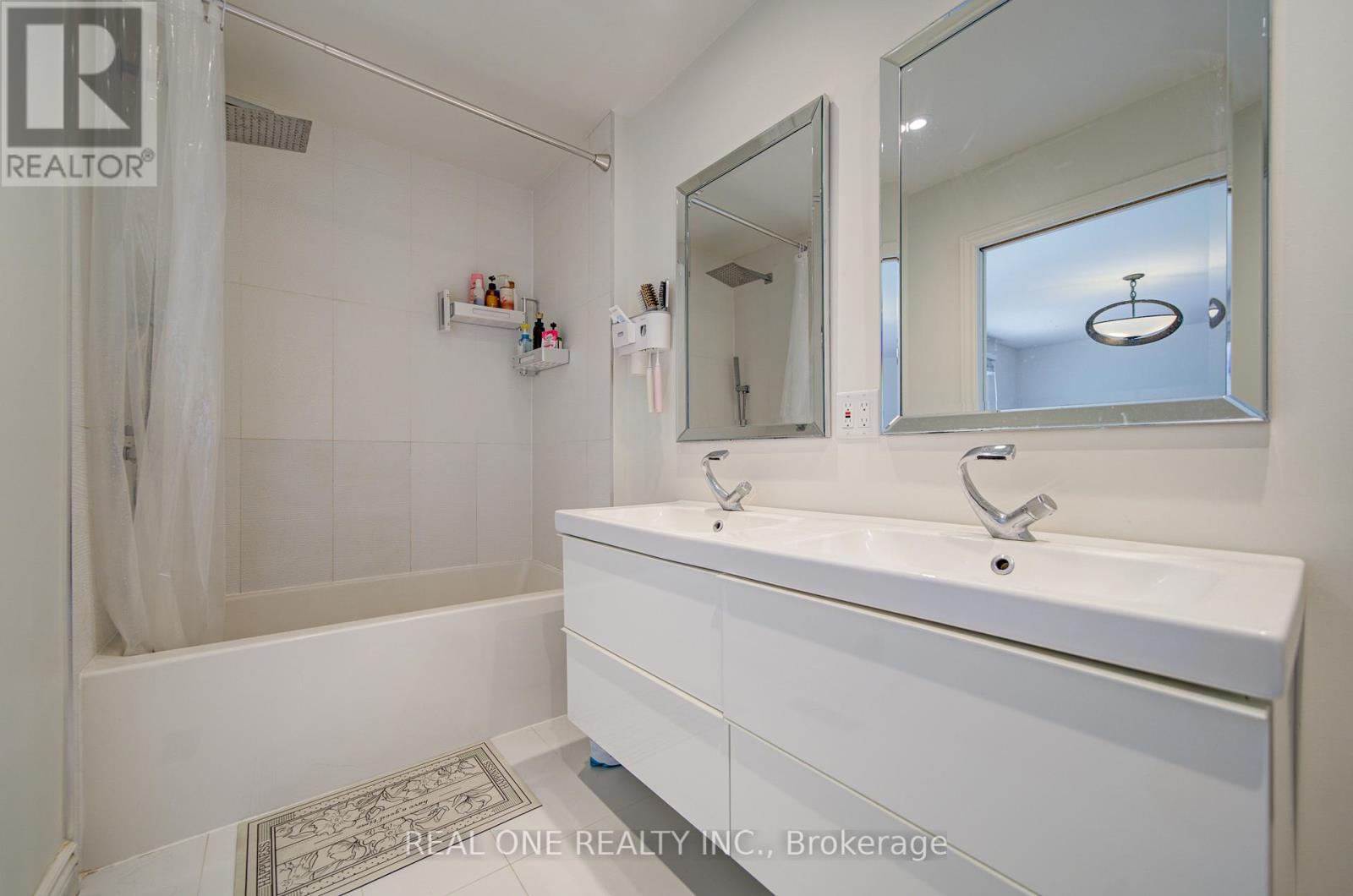 #30 1606 LANCASTER DRIVE - 30