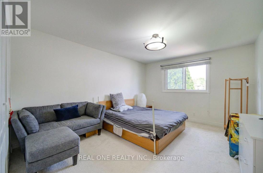 #30 1606 LANCASTER DRIVE - 34