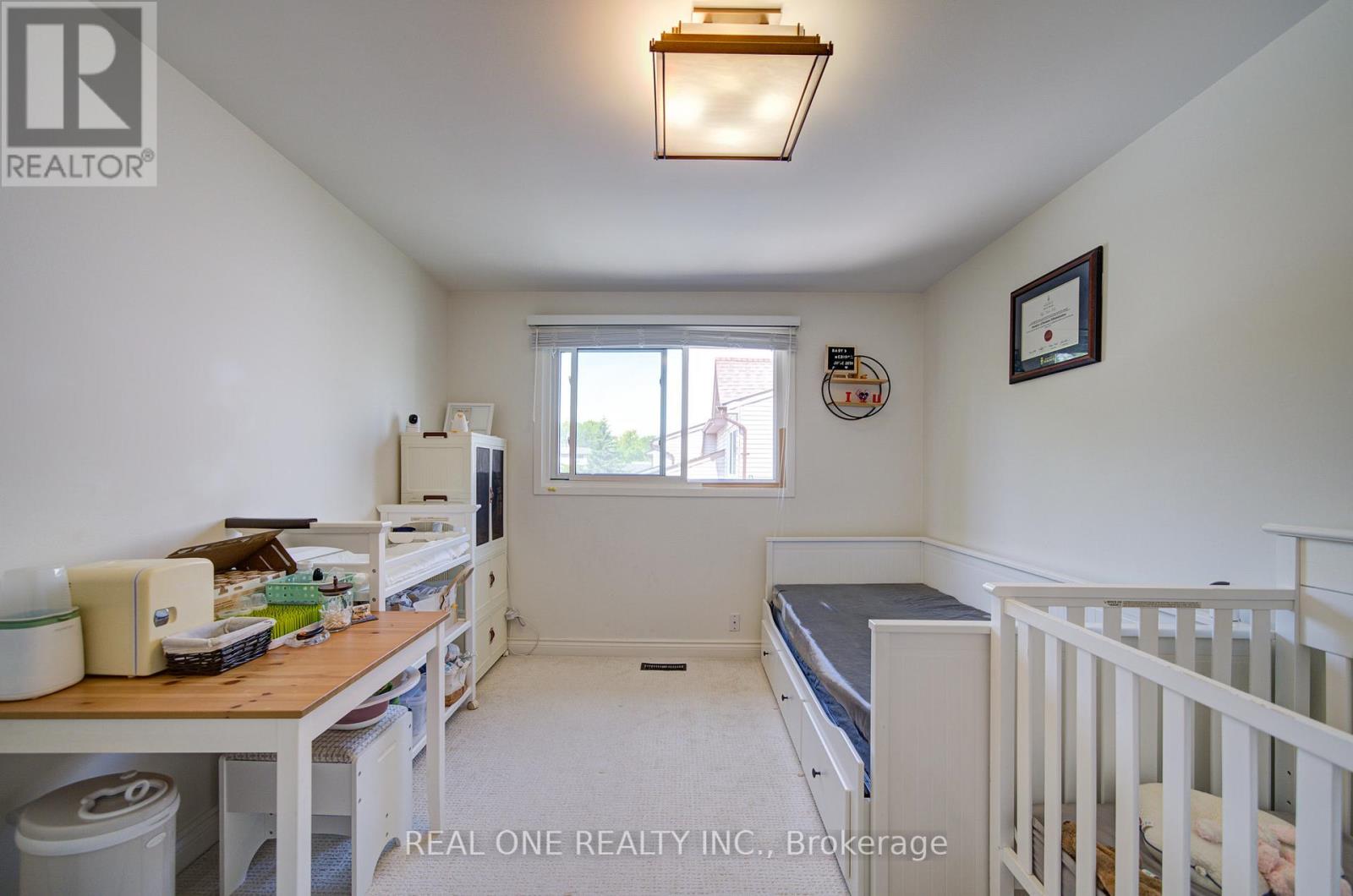 #30 1606 LANCASTER DRIVE - 32