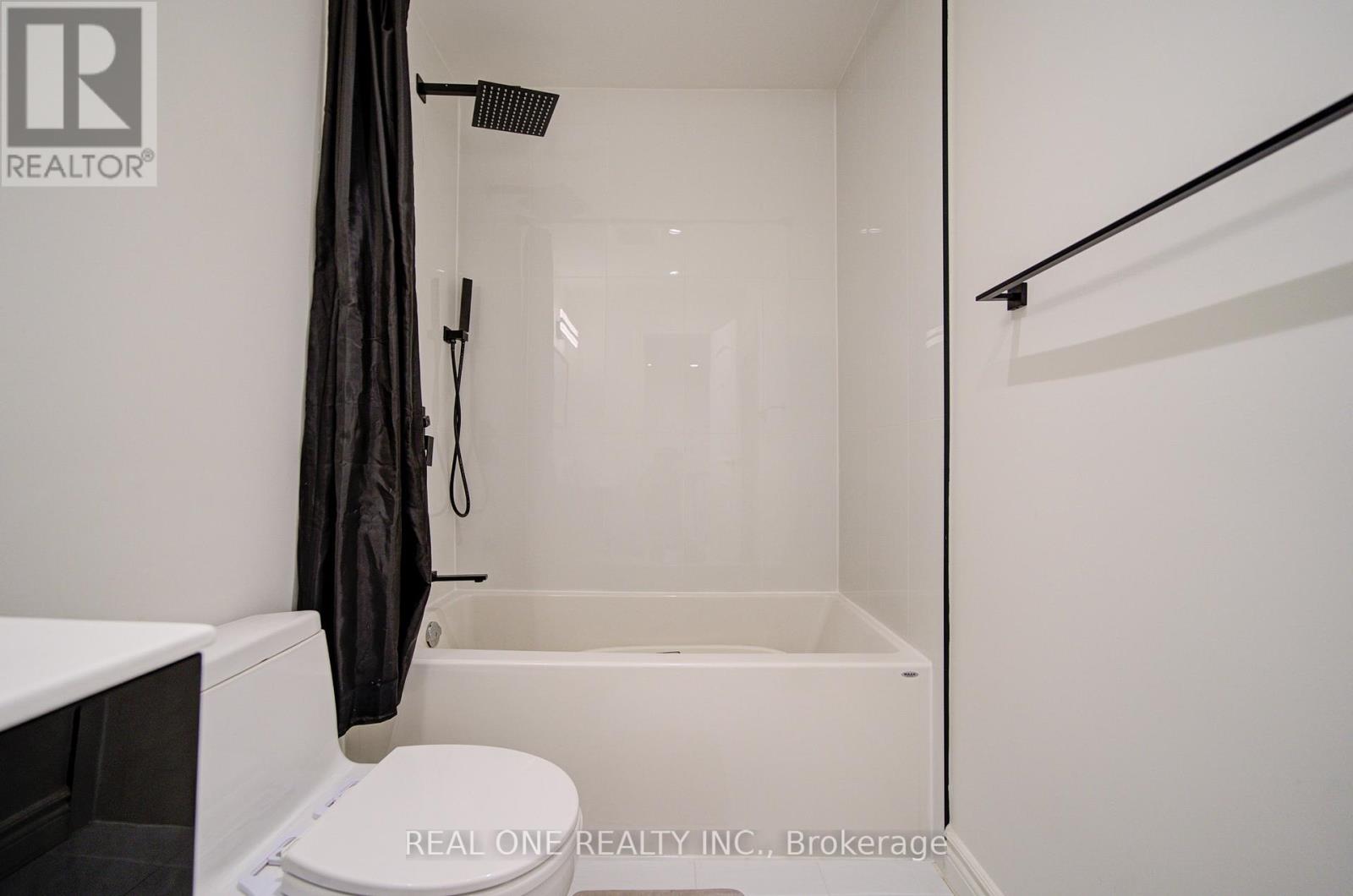#30 1606 LANCASTER DRIVE - 36
