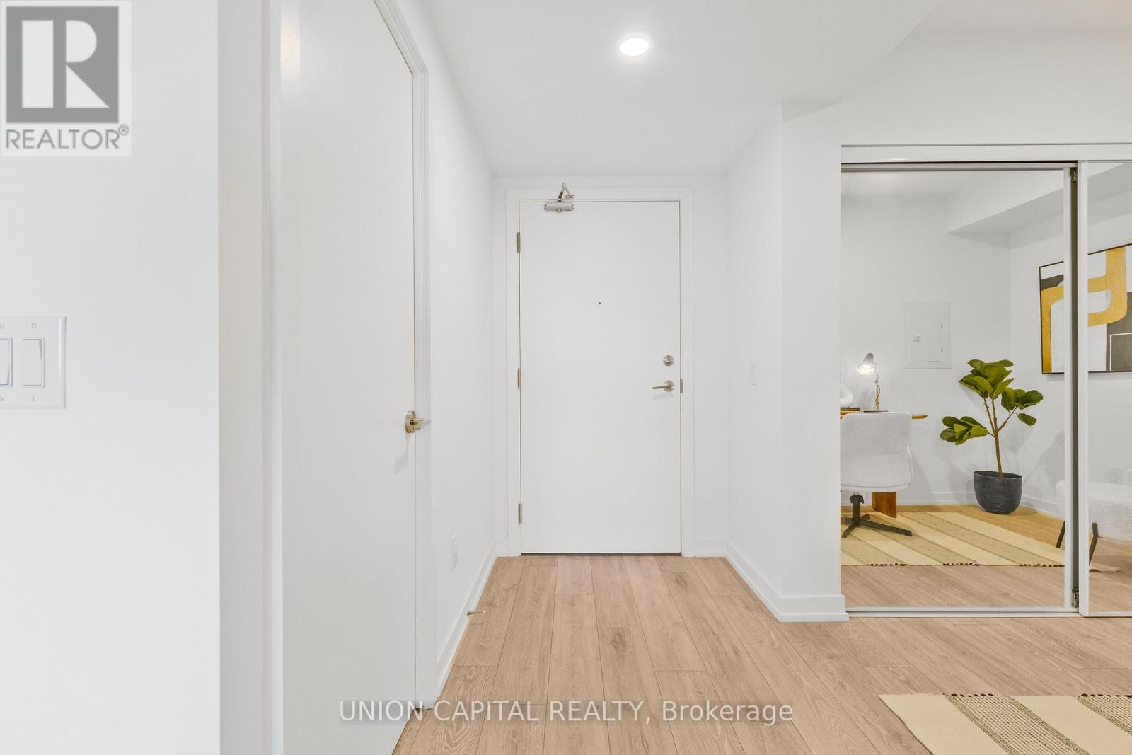 #635 1100 SHEPPARD AVENUE W - 17