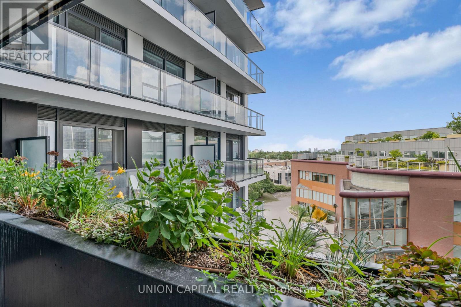 #635 1100 SHEPPARD AVENUE W - 20