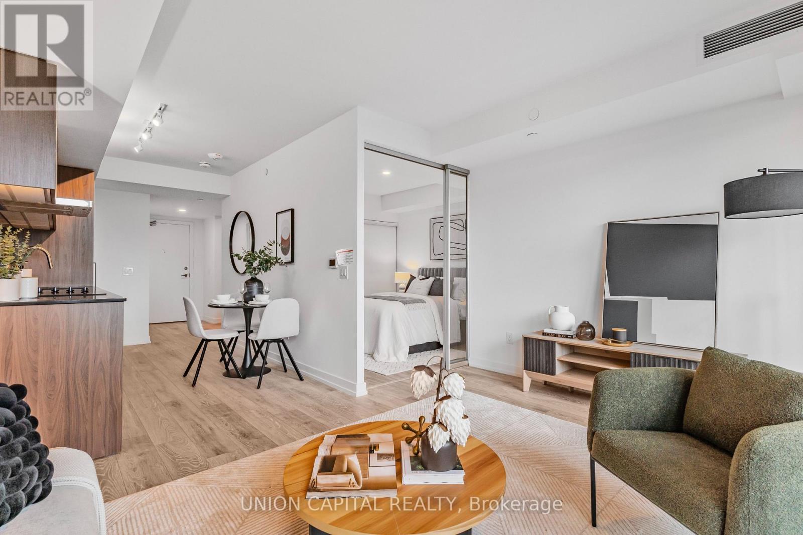 #635 1100 SHEPPARD AVENUE W - 4