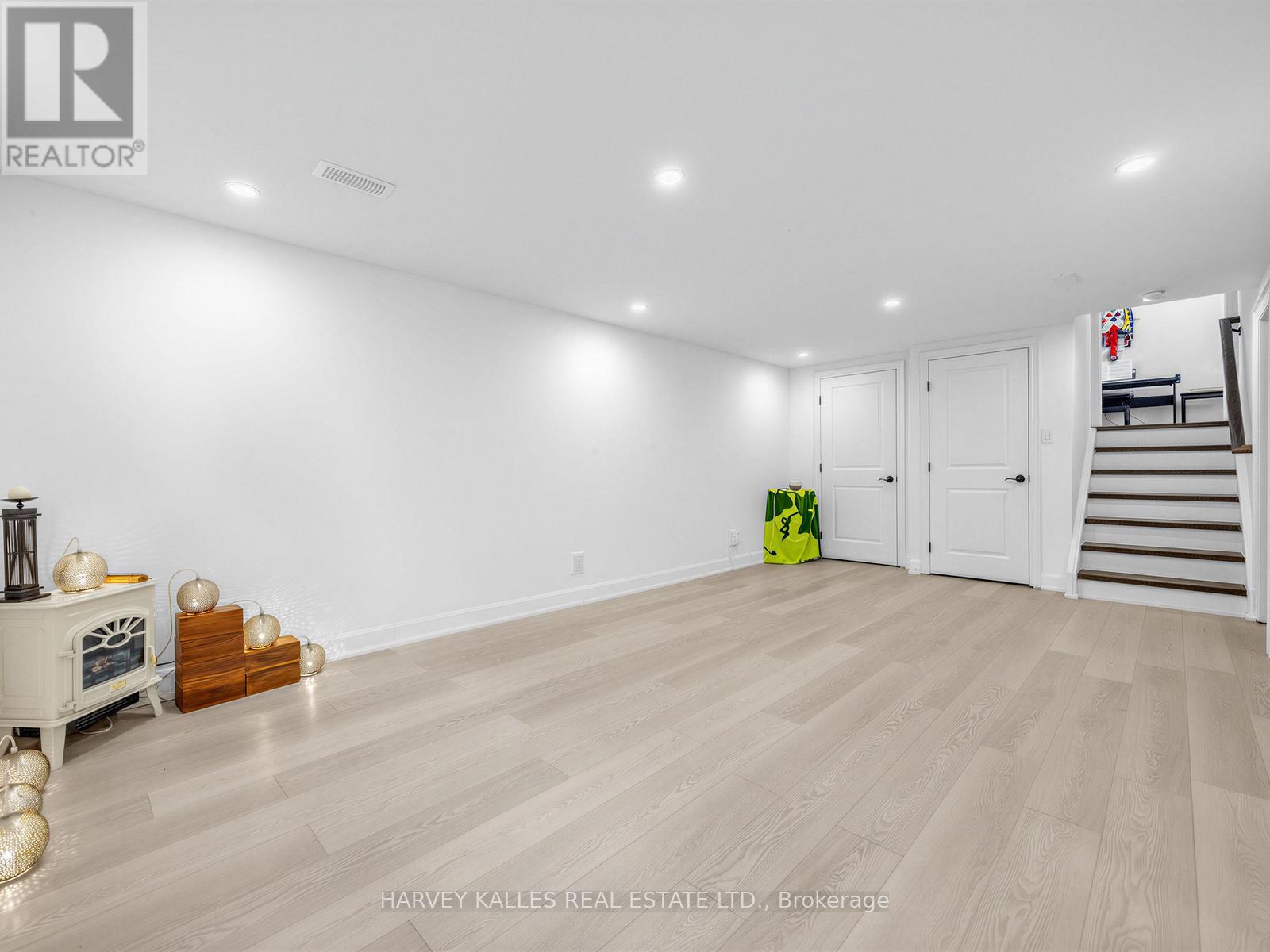 1228 PALLATINE DRIVE - 30
