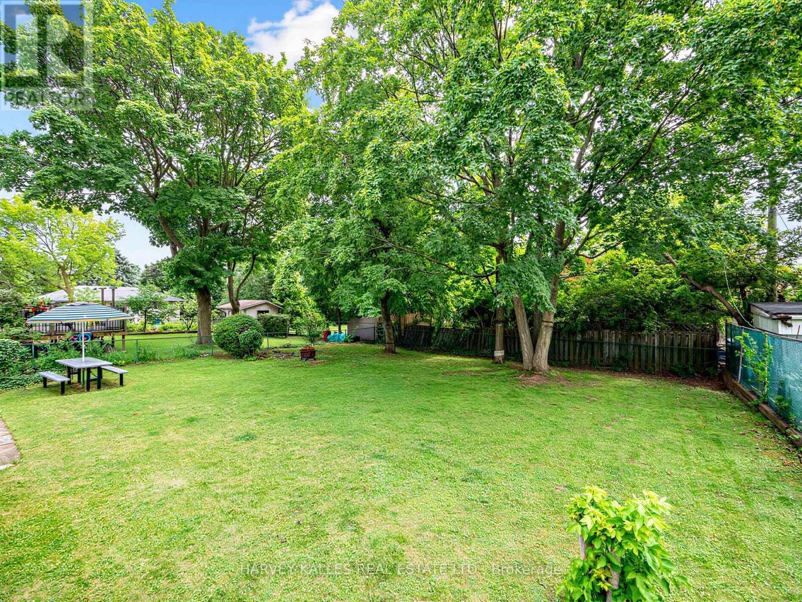 1228 PALLATINE DRIVE - 40