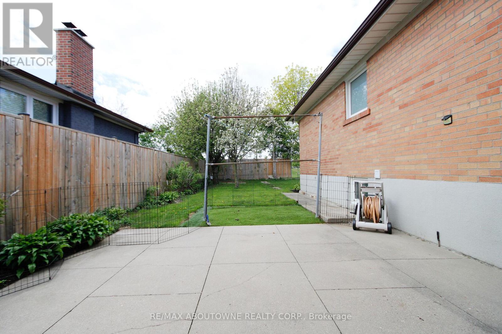 3302 CARDROSS ROAD - 40