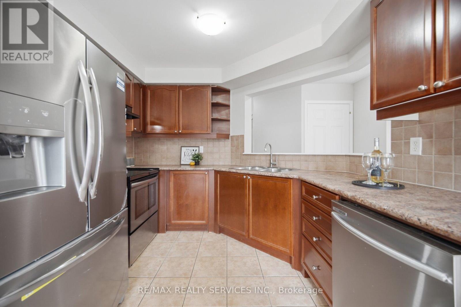 9 OLLIE AVENUE - 15