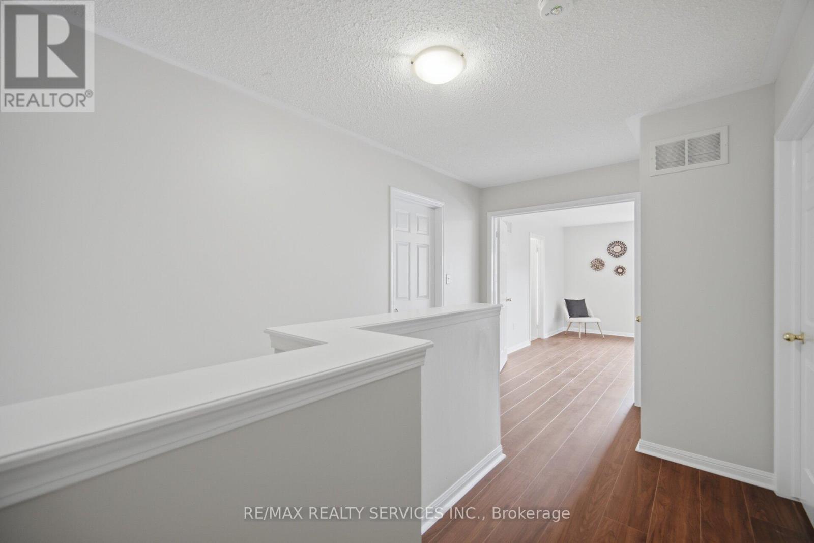 9 OLLIE AVENUE - 22
