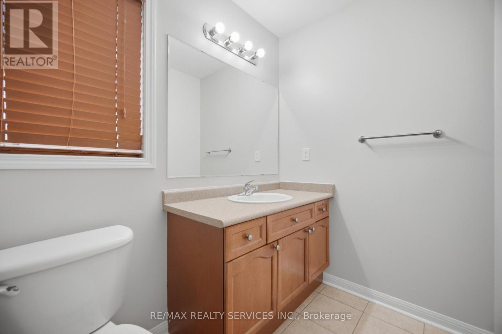 9 OLLIE AVENUE - 35