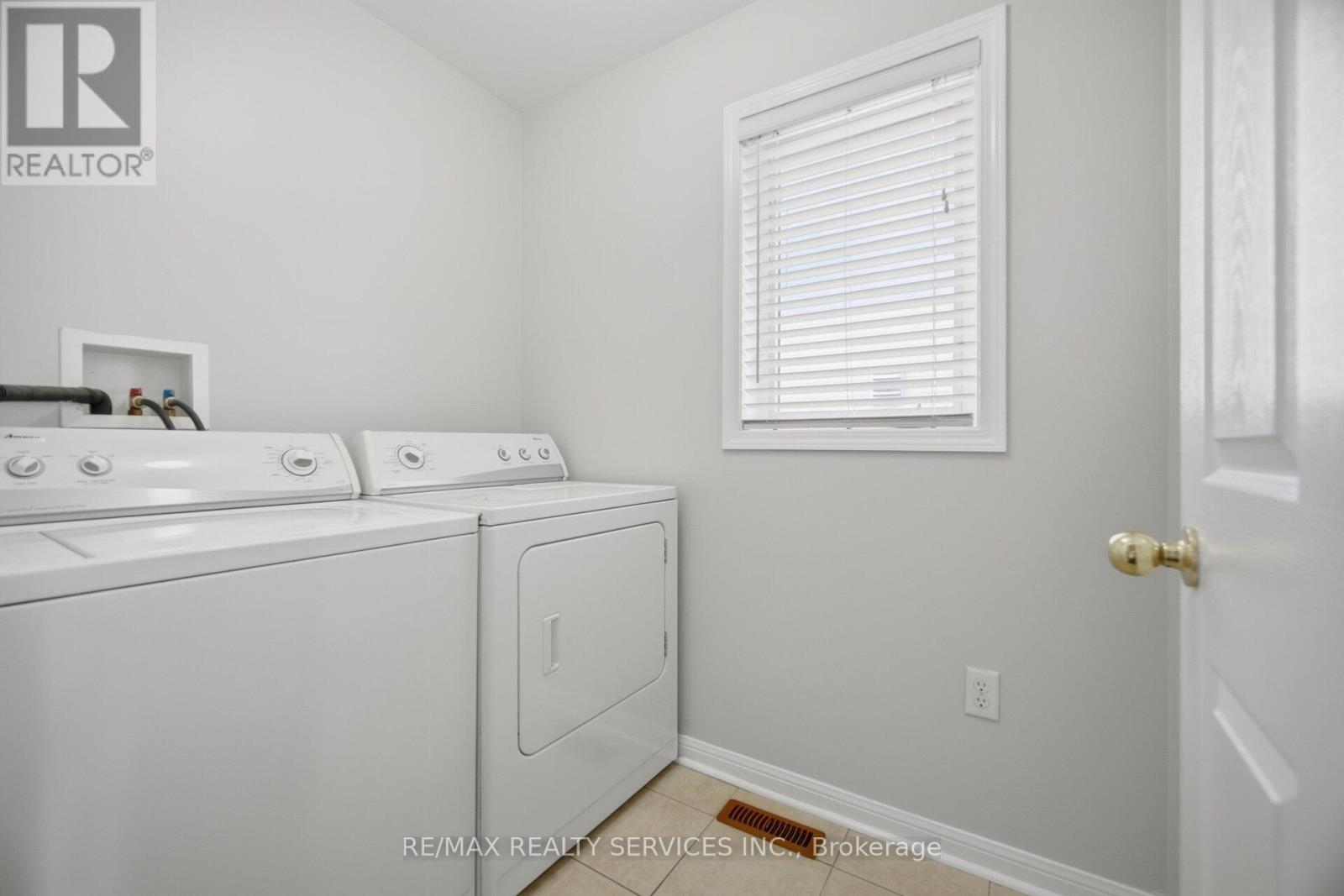 9 OLLIE AVENUE - 37
