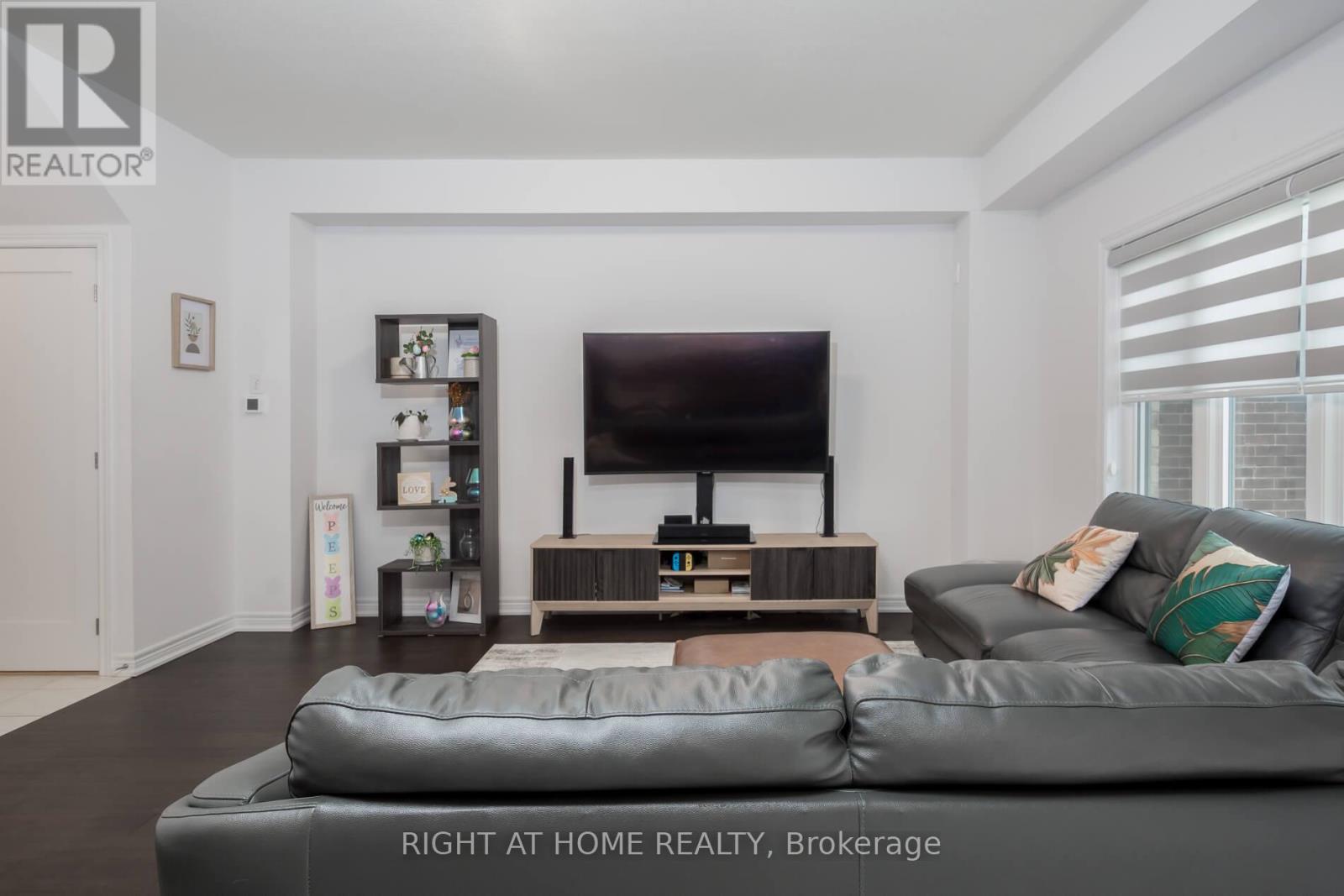 3-bedroom home for sale at 6 BRODDY AVENUE, Brantford ON · photo 12 of 37
