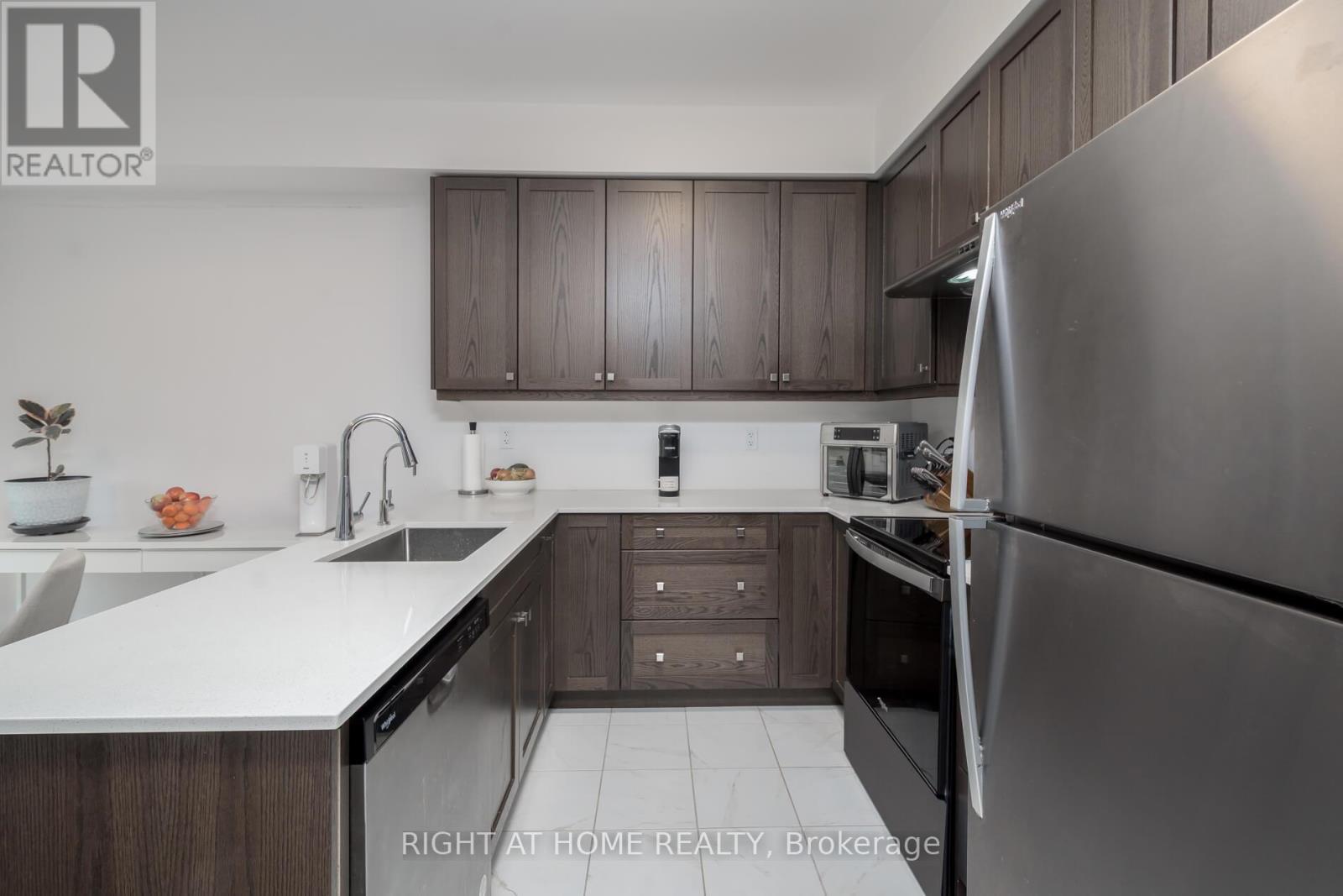 3-bedroom home for sale at 6 BRODDY AVENUE, Brantford ON · photo 18 of 37