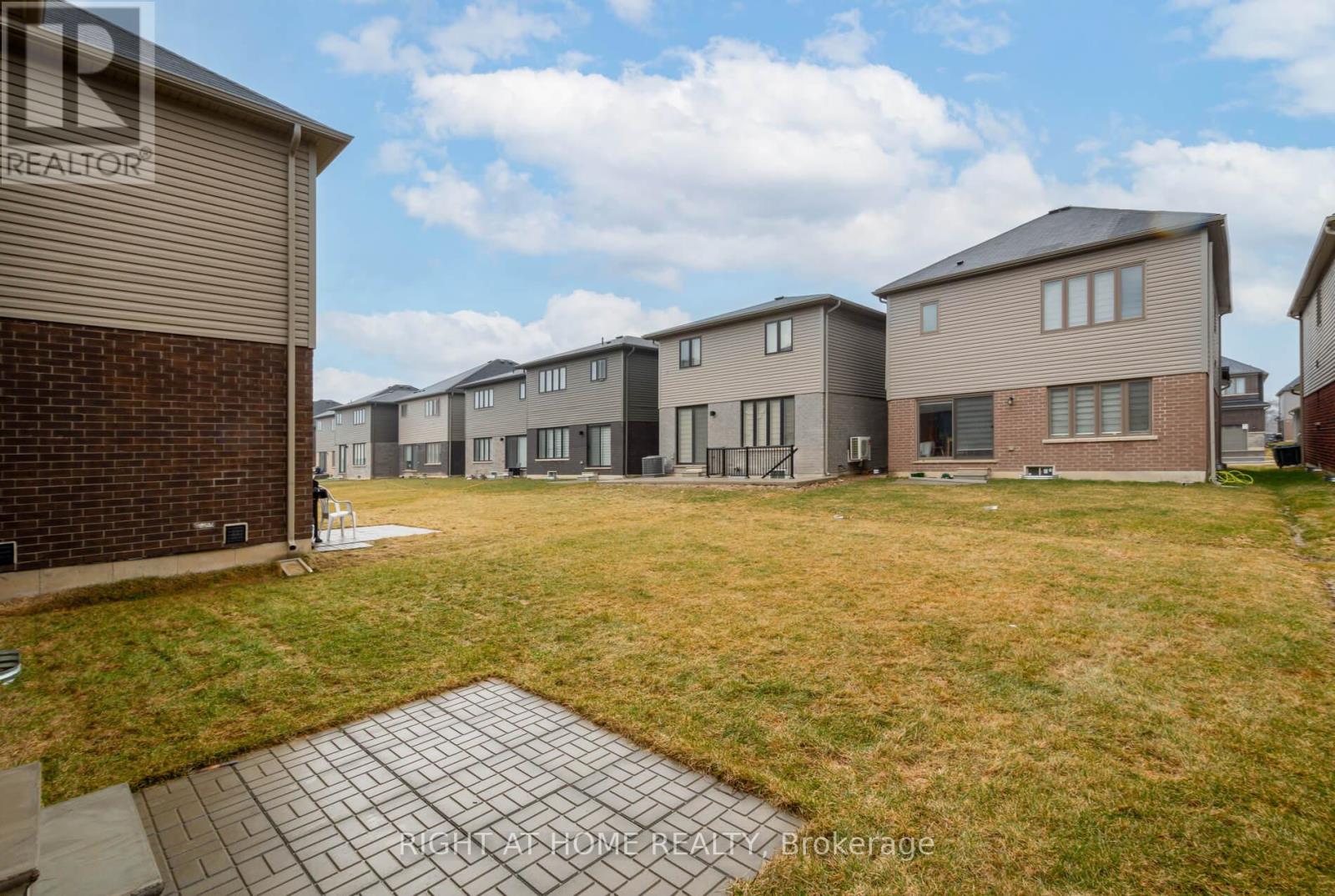 3-bedroom home for sale at 6 BRODDY AVENUE, Brantford ON · photo 34 of 37
