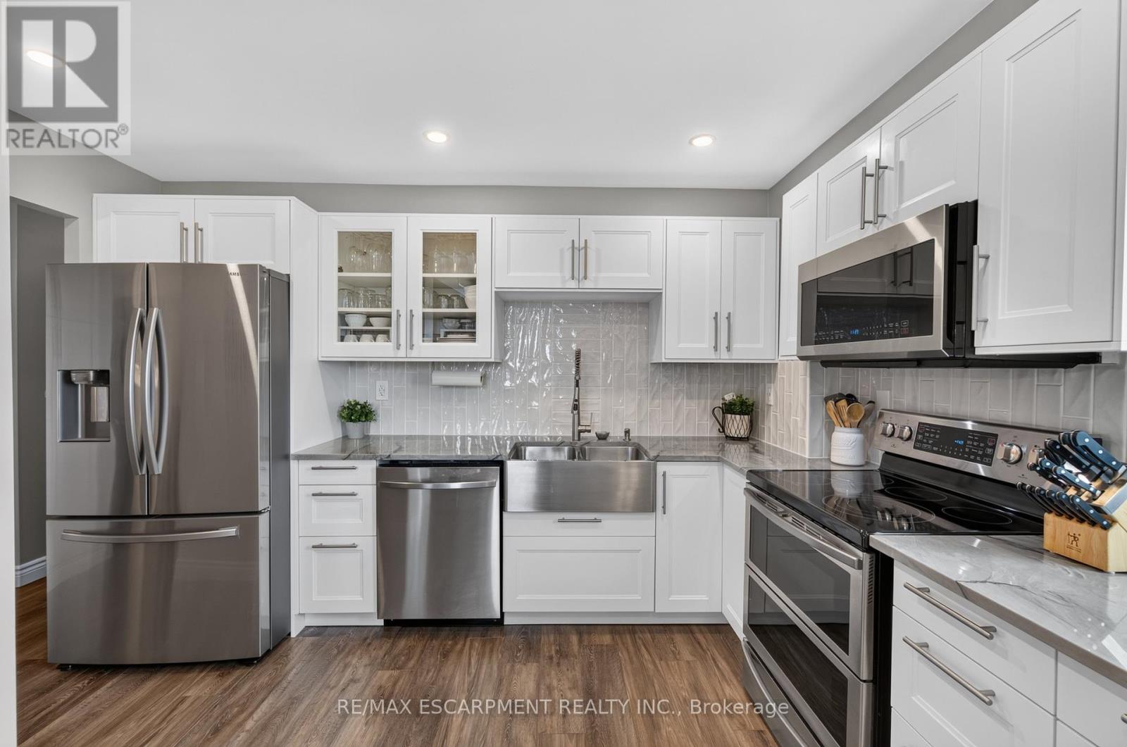 #703 301 FRANCES AVENUE - 19